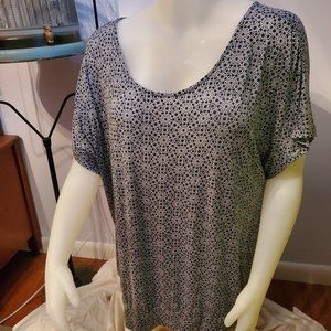 Lane Bryant 24/26 Blue Hexagons Banded Hem Blouse